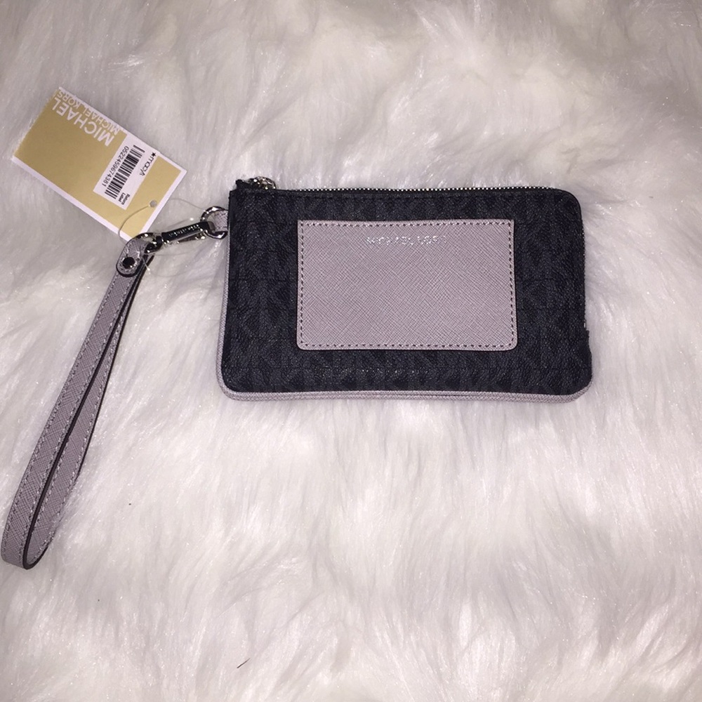 Michael kors wristlet